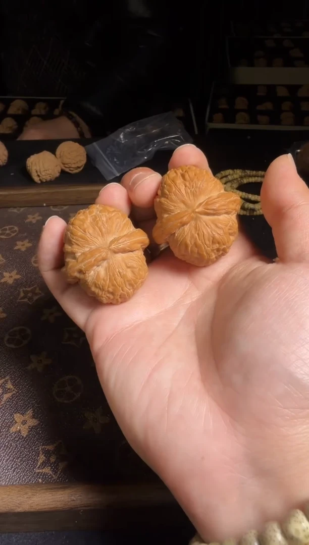 吊坠文玩核桃44尺全品元宝48.5克