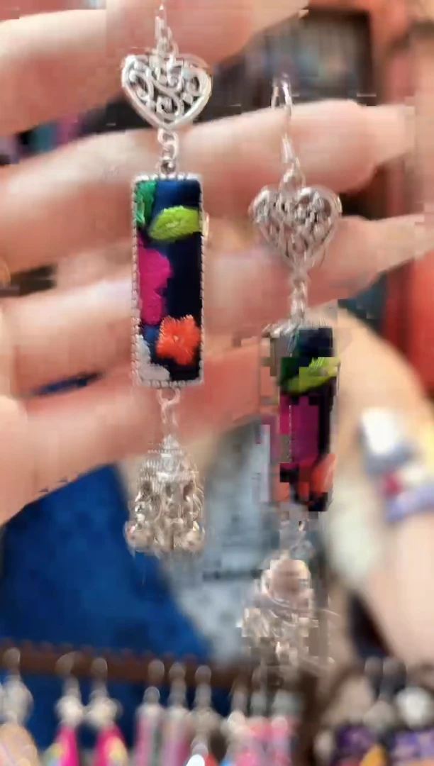 织绣云织瑶老绣饰品373