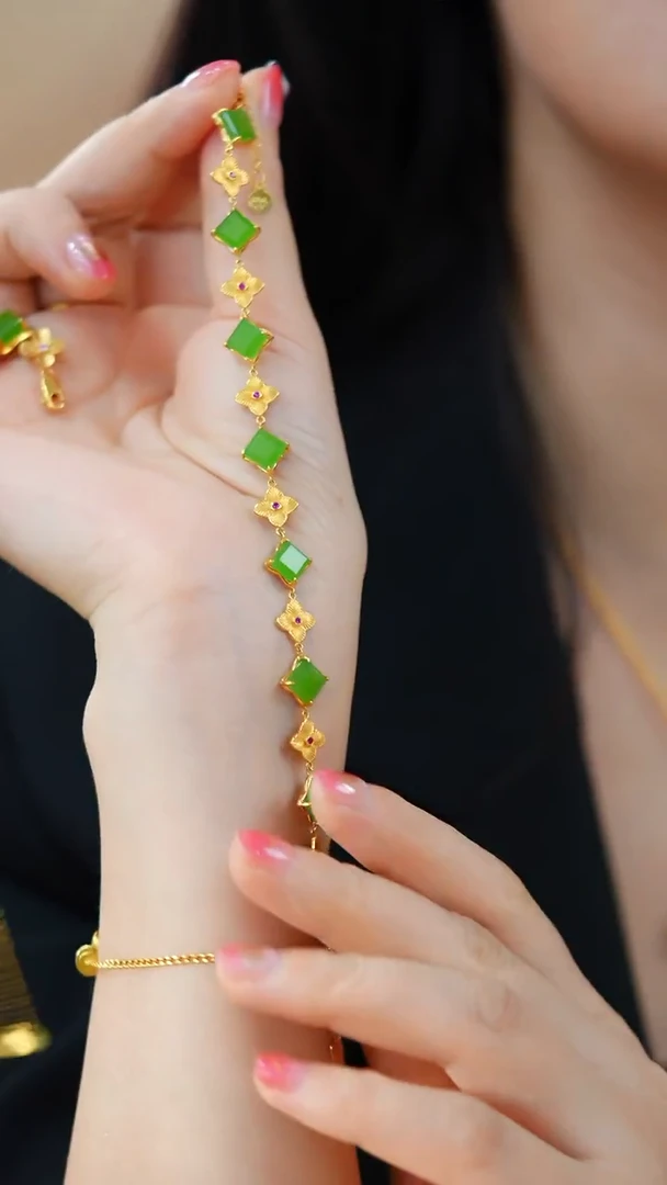 18K金镶嵌手链和田玉苹果绿棱形手链HNZ10261