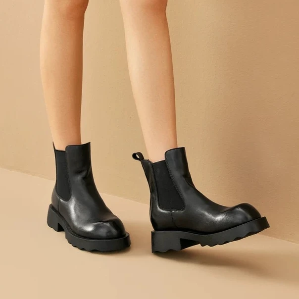 新款牛皮加绒短靴8702黑色