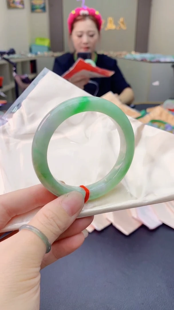 翡翠手镯未镶嵌1002727779