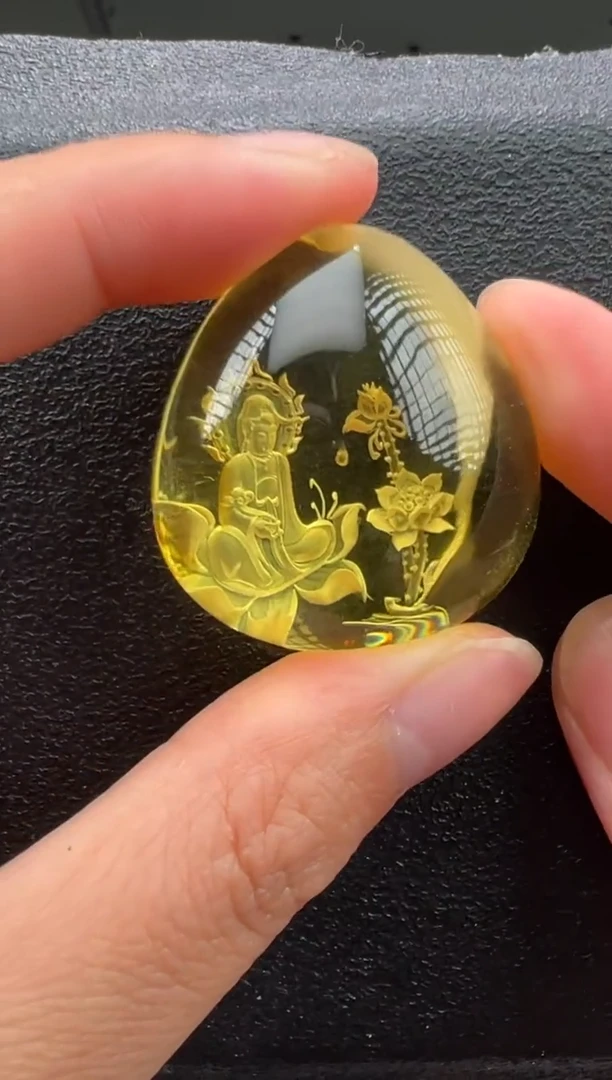 未镶嵌颈饰琥珀观音