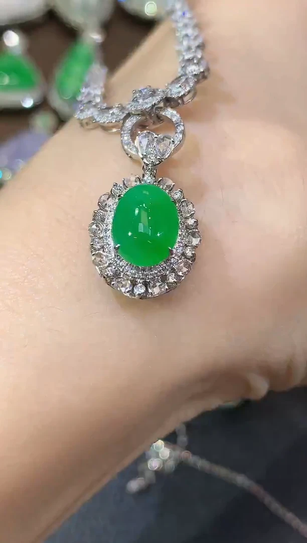 吊坠(不含链)18K金镶嵌翡翠C29