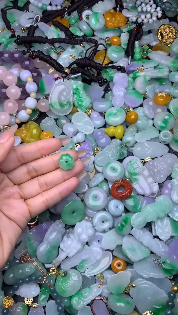 翡翠未镶嵌颈饰天然缅甸翡翠吊坠