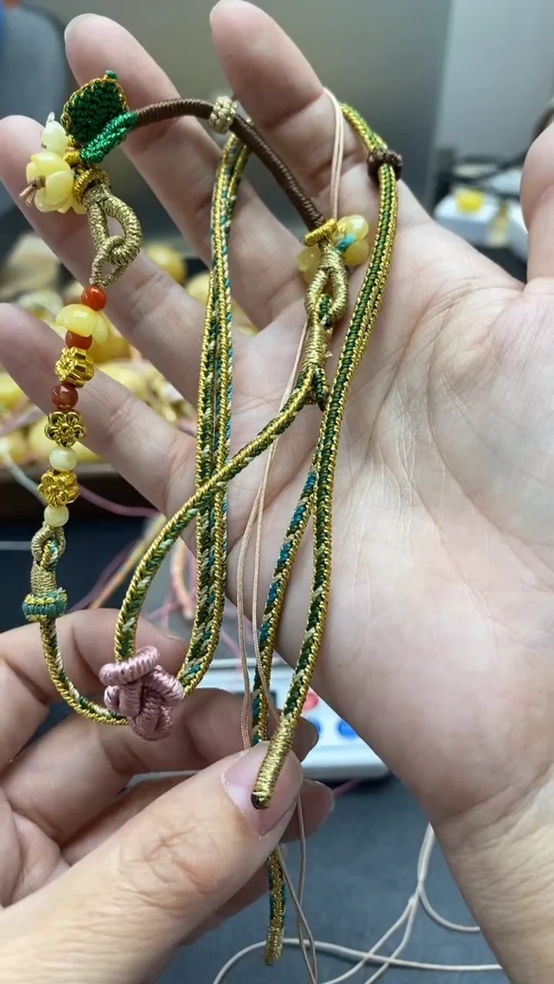 琥珀未镶嵌珠宝奇石月**月517的绳子