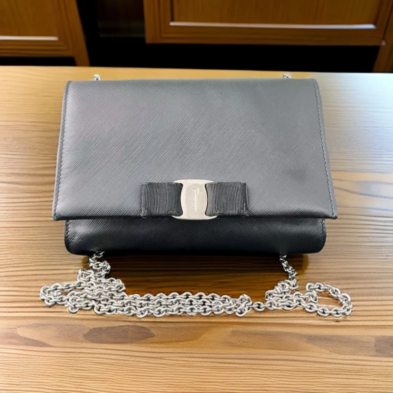 95新 FERRAGAMO/菲拉格慕   黑色蝴蝶结单肩斜挎包 1749 7790