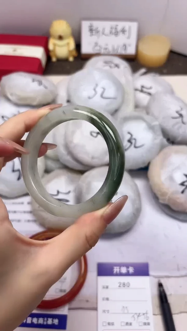 石英质玉手镯未镶嵌280-天山翠-圈口55