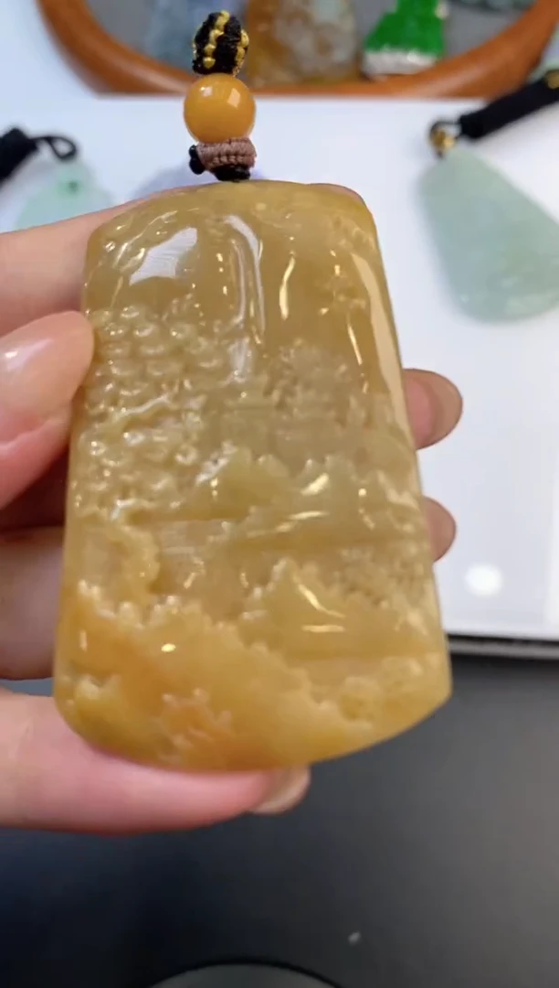 未镶嵌挂件翡翠373183    多人