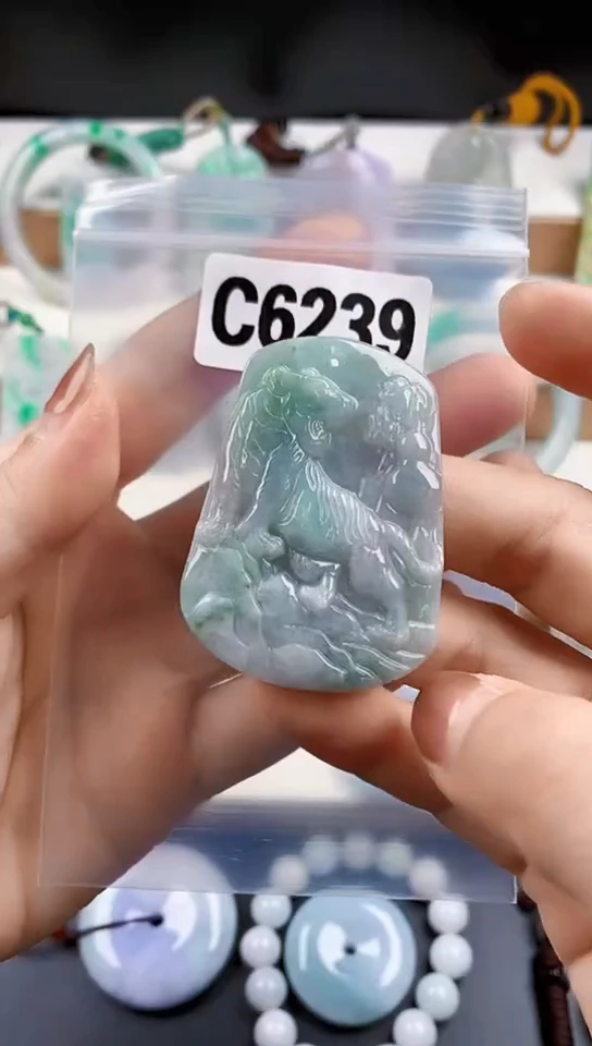 颈饰未镶嵌翡翠天然翡翠吊坠挂件
