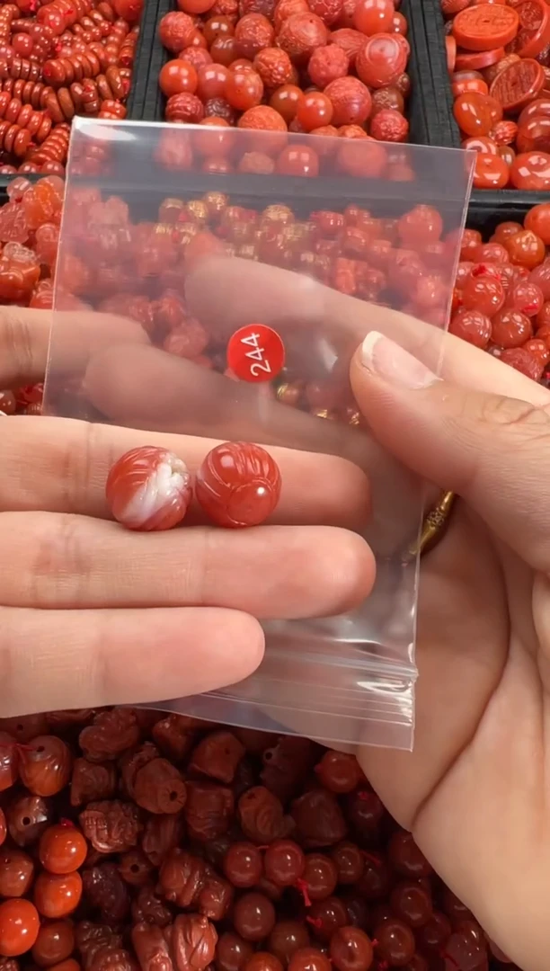 【闪购商品】南红玛瑙颈饰未镶嵌1