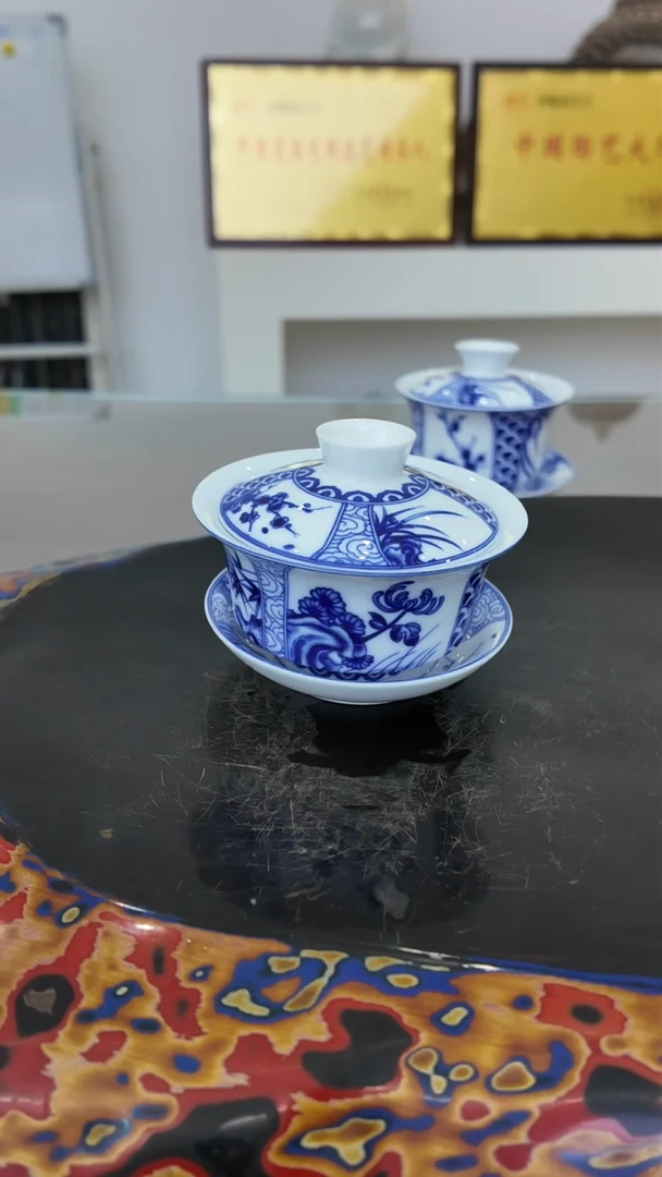 何赋森甄选——手绘青花盖碗