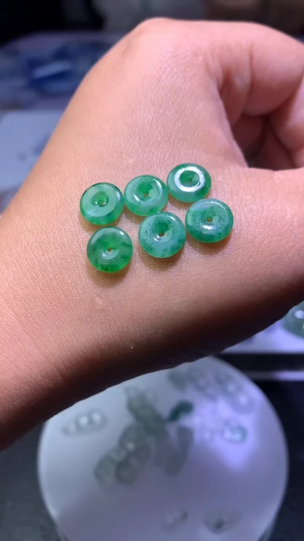 未镶嵌定制翡翠毛货