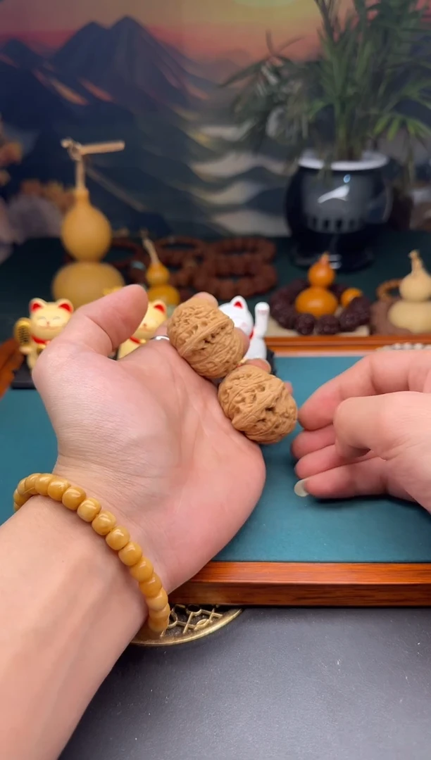 【闪购商品】文玩核桃吊坠铁锤007  有点歪 不介意拍