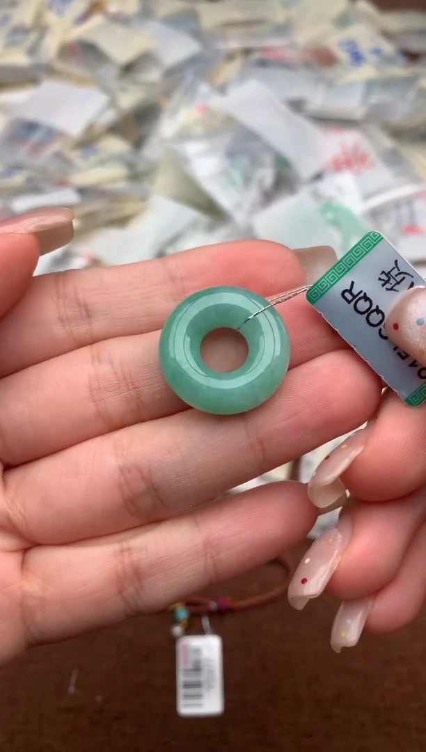 未镶嵌挂件翡翠一