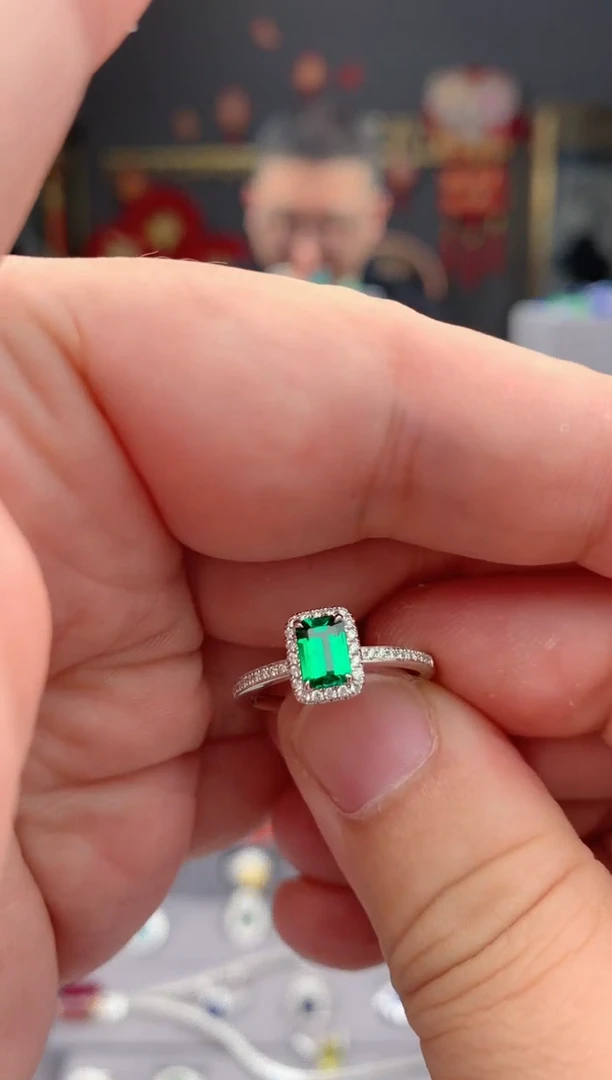 【闪购商品】祖母绿戒指18K金镶嵌48分祖母绿戒指