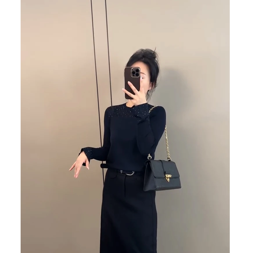 欧货圆领烫钻喇叭袖针织衫女2025秋冬新款修身显瘦百搭洋气上衣潮