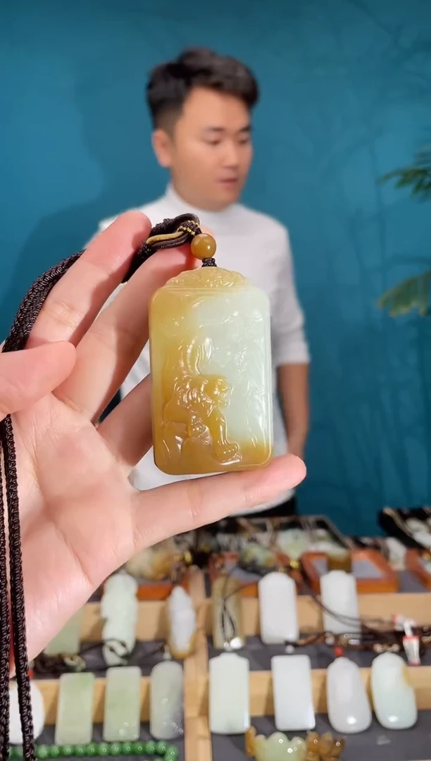 颈饰未镶嵌和田玉1