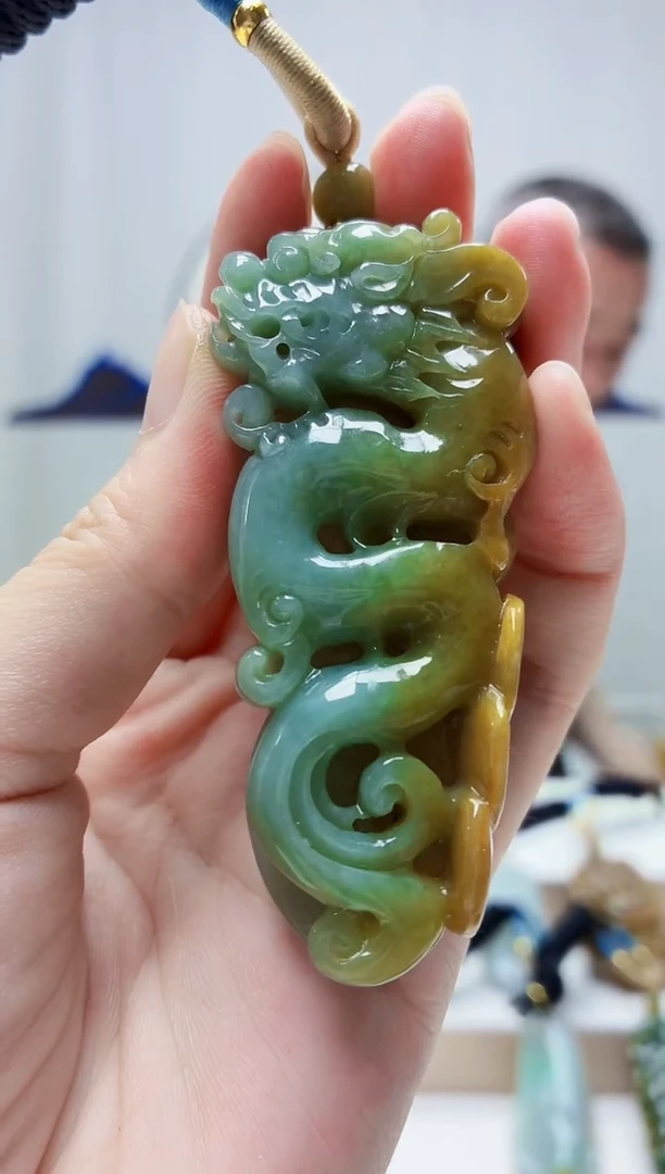 未镶嵌定制翡翠5056zm-毛货挂件仿古龙8