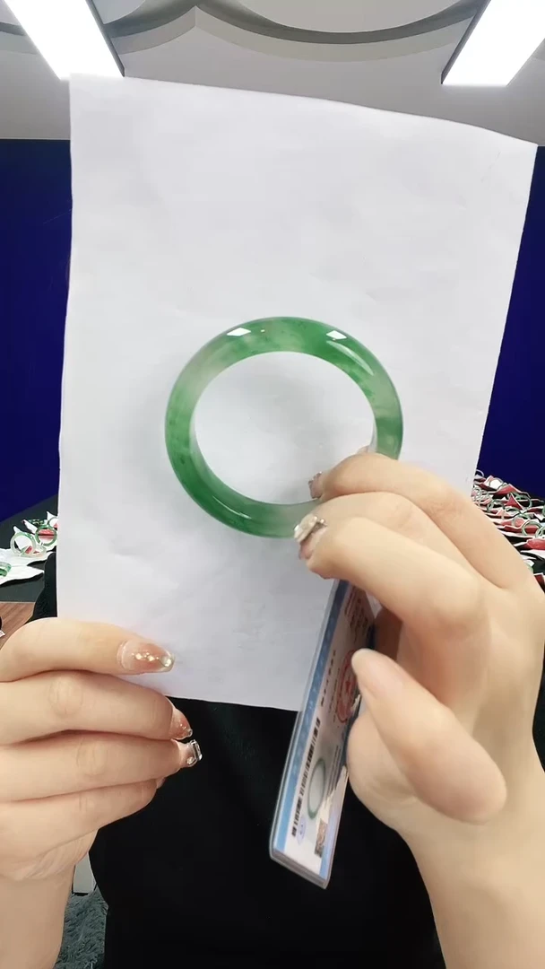 石英质玉（非洲翠）手镯合金1