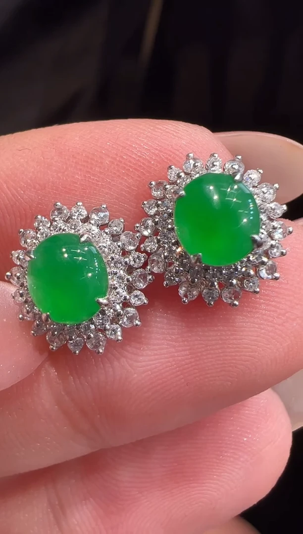 18K金镶嵌翡翠耳饰耳饰