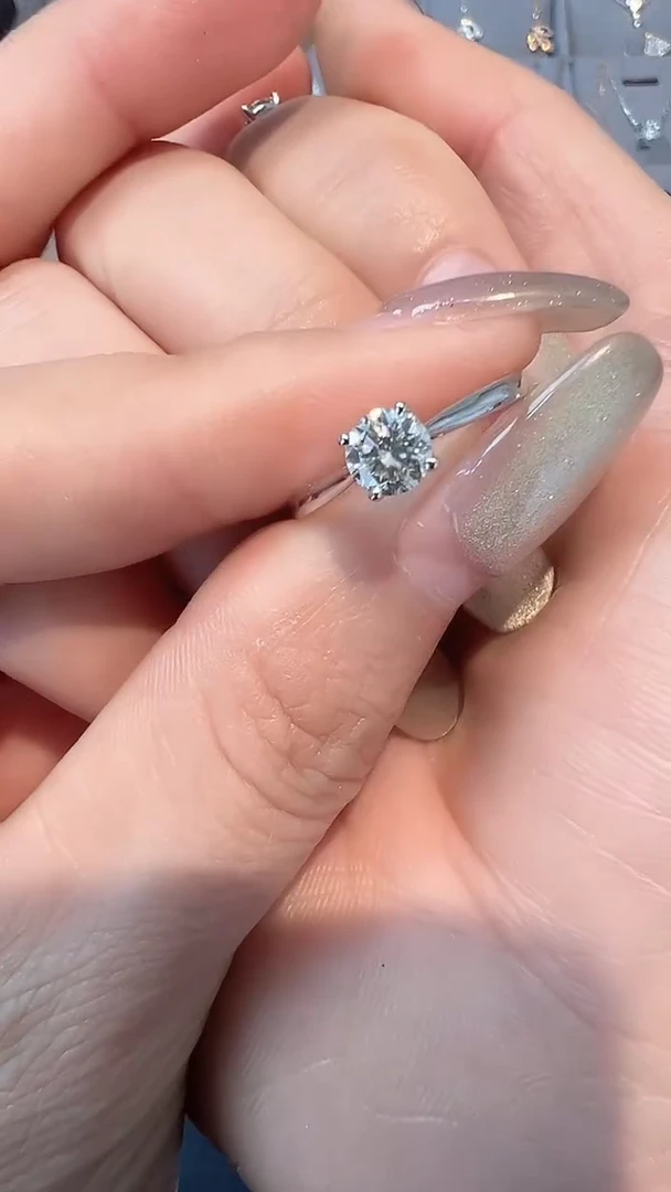 【闪购商品】钻石戒指/指环18K金镶嵌多样性发一