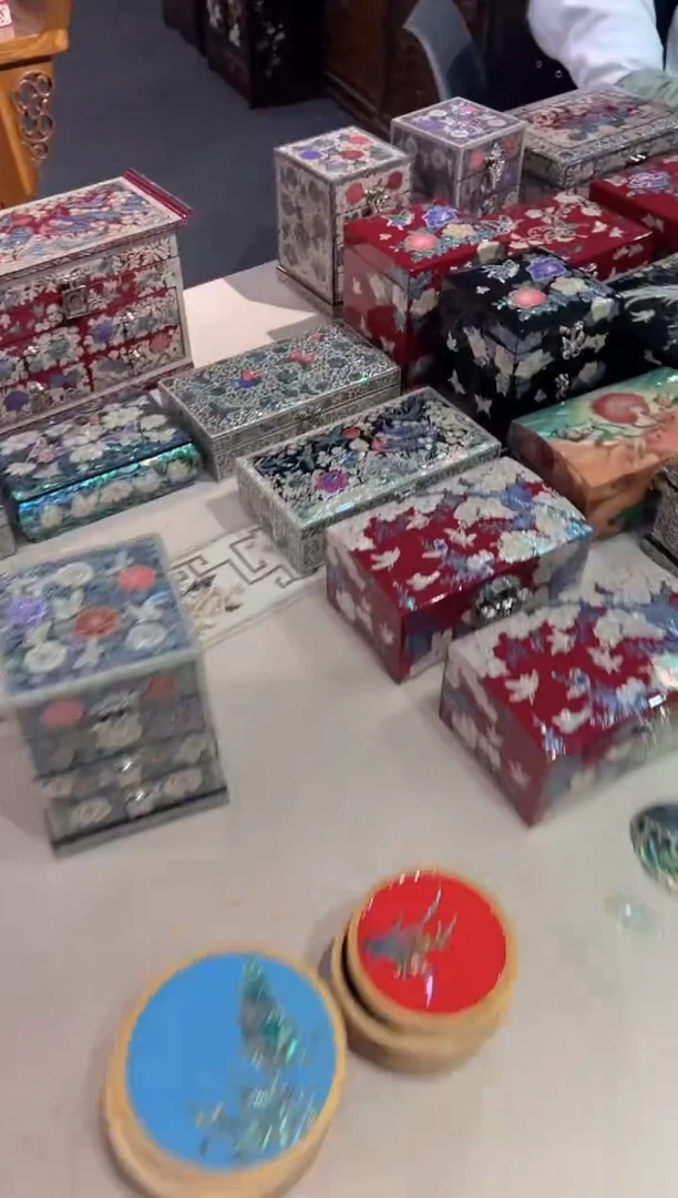 【闪购商品】白边红底弘贝雅螺钿漆器文化馆