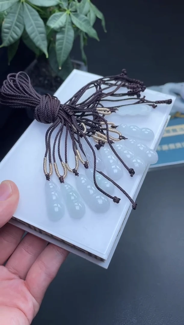 翡翠未镶嵌吊坠(不含链)GD040103A30多样性发一