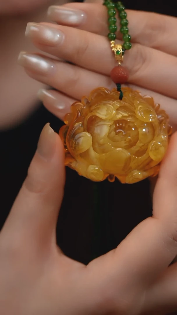 琥珀吊坠(赠链)未镶嵌蜜蜡牡丹花套装