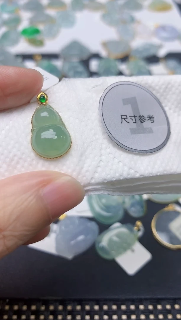 翡翠18K金镶嵌颈饰天然缅甸A货翡翠