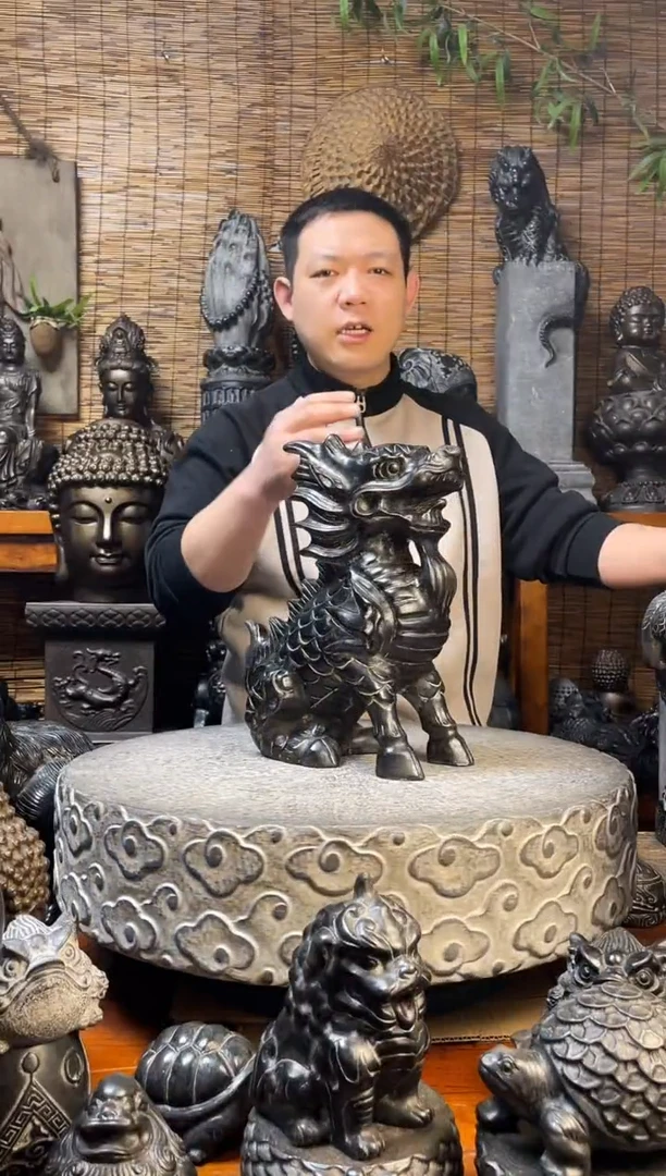 石材35火麒麟天然青石雕刻