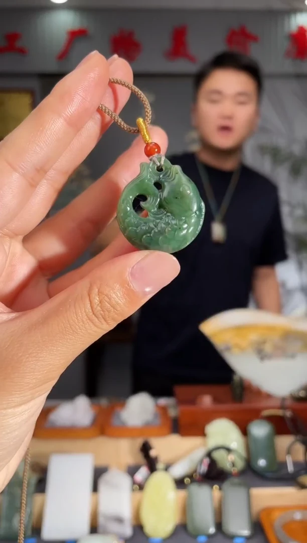 和田玉未镶嵌颈饰1