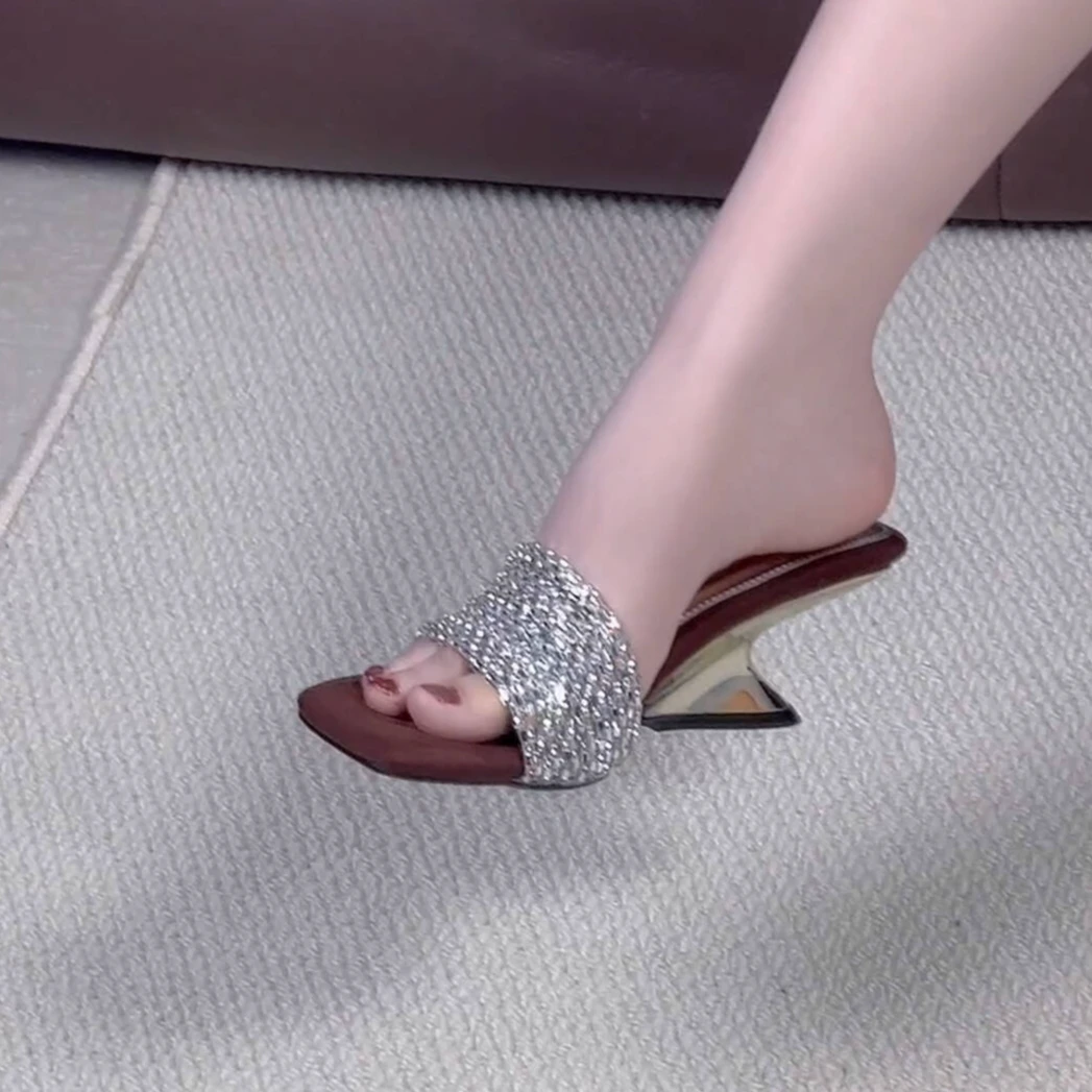 2025年夏季新款坡跟凉鞋方头水钻拖鞋一字带高跟鞋早古轻奢高级感