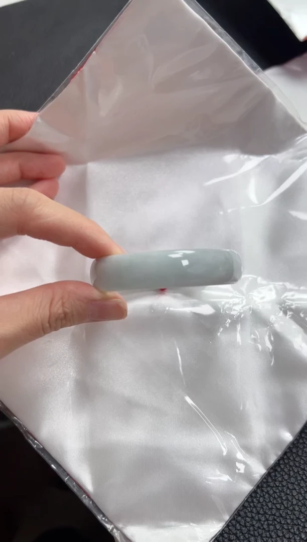 翡翠手镯未镶嵌圈口52.6