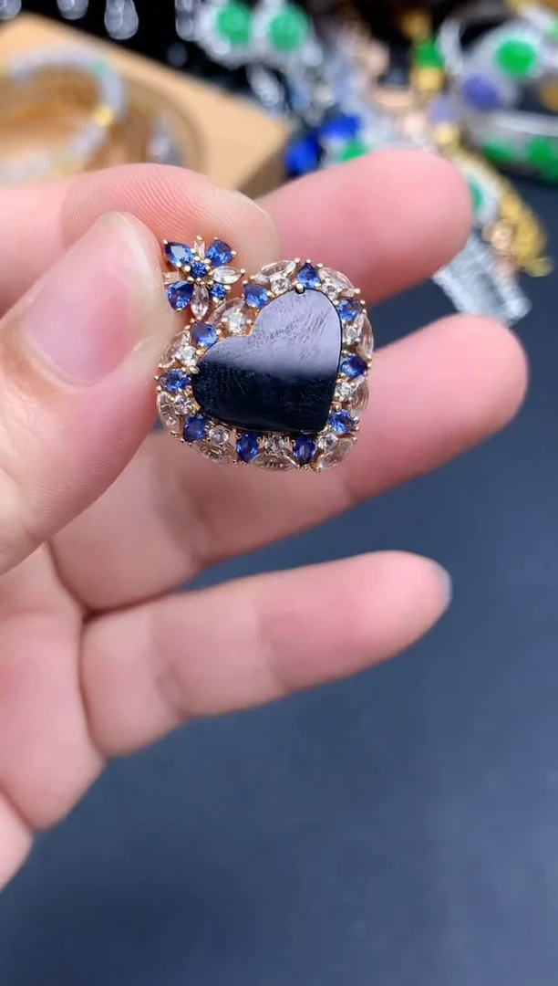 颈饰18K金镶嵌翡翠470-春日珠宝