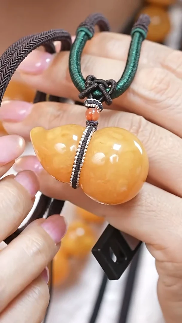 蜜蜡颈饰未镶嵌222  2026天然蜜蜡珠宝奇石云端妖孽全部保真