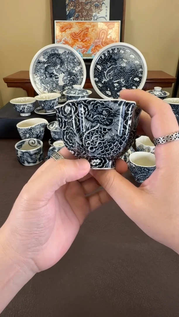 二号釉云墨麒麟葵口杯