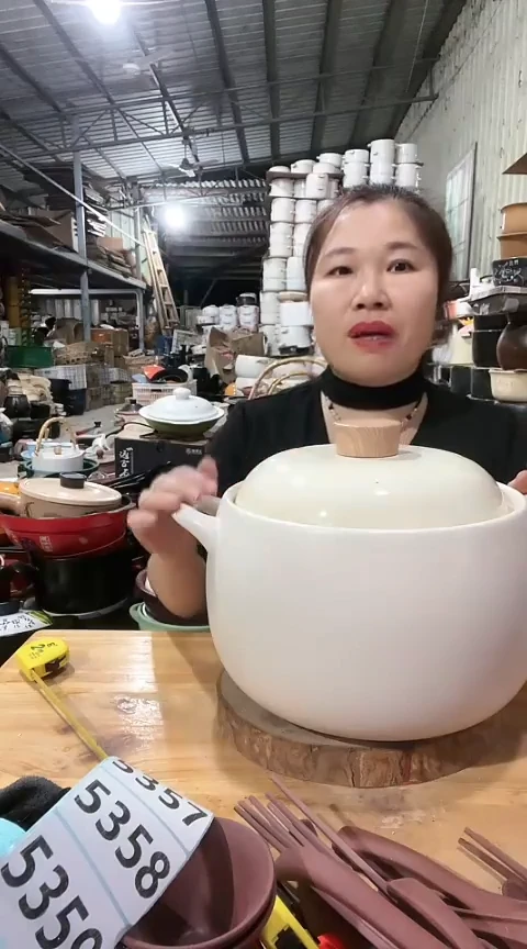 陶瑕疵7.0米白大肚锅盖偏小