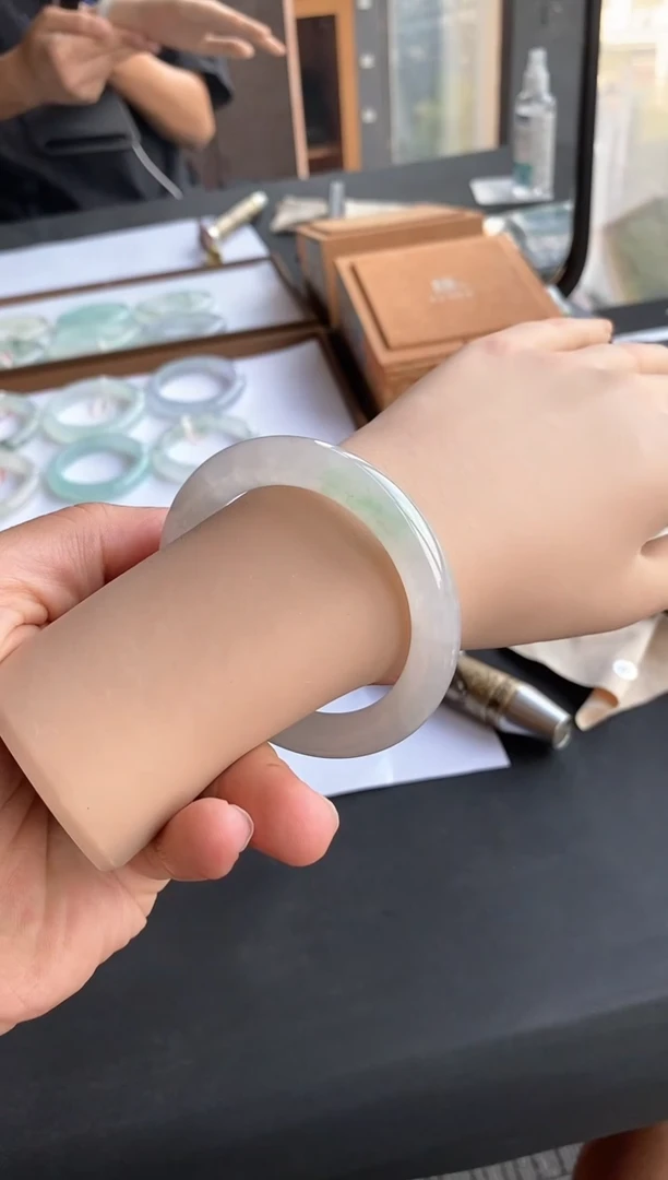 未镶嵌手镯翡翠92号52.6*9.7*9.8圆条