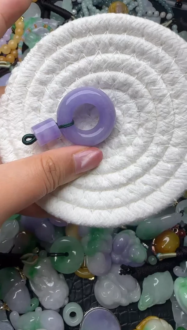 颈饰未镶嵌翡翠缅甸翡翠吊坠