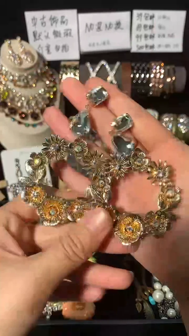 【闪购商品】合金合金锆石耳环