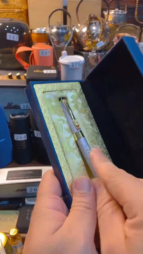 瓷片闪购商品 如图所示