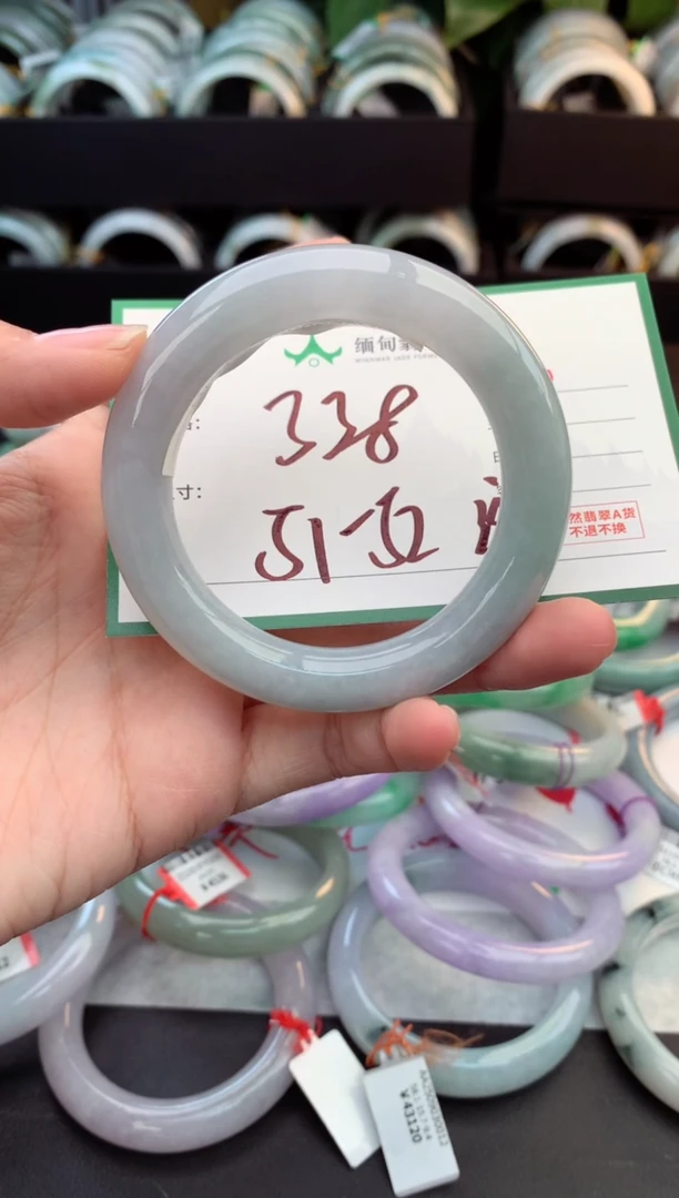 未镶嵌定制翡翠毛货需精细抛光+多人