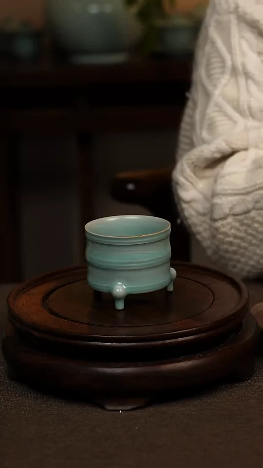 瓷片仿古青绿全手工三足玹纹杯80ml 微瑕 不带礼盒