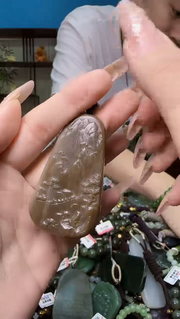 颈饰未镶嵌和田玉多样性发一