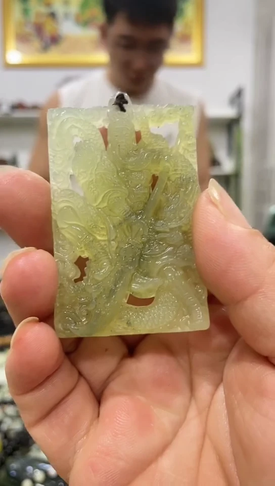岫玉未镶嵌挂件