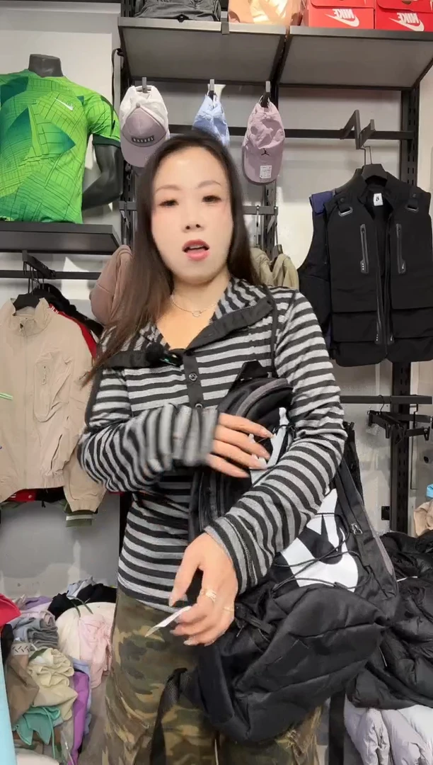 1724编码 瑕疵款直播间过款为准 书包