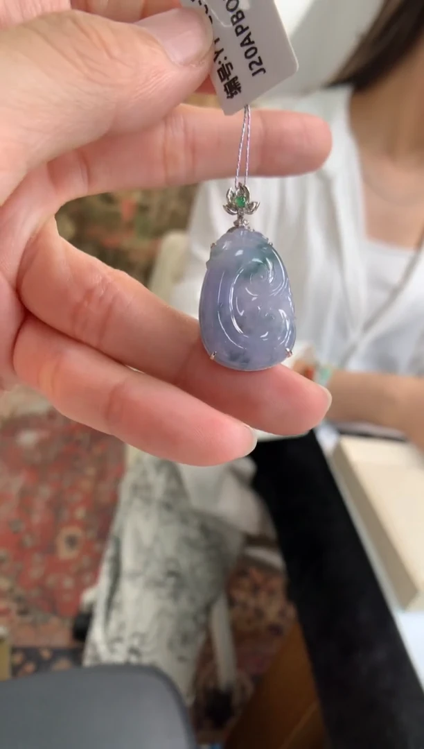 翡翠18K金镶嵌颈饰如意