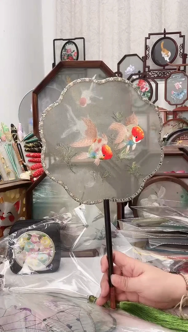 扇子苏绣作品手工团扇
