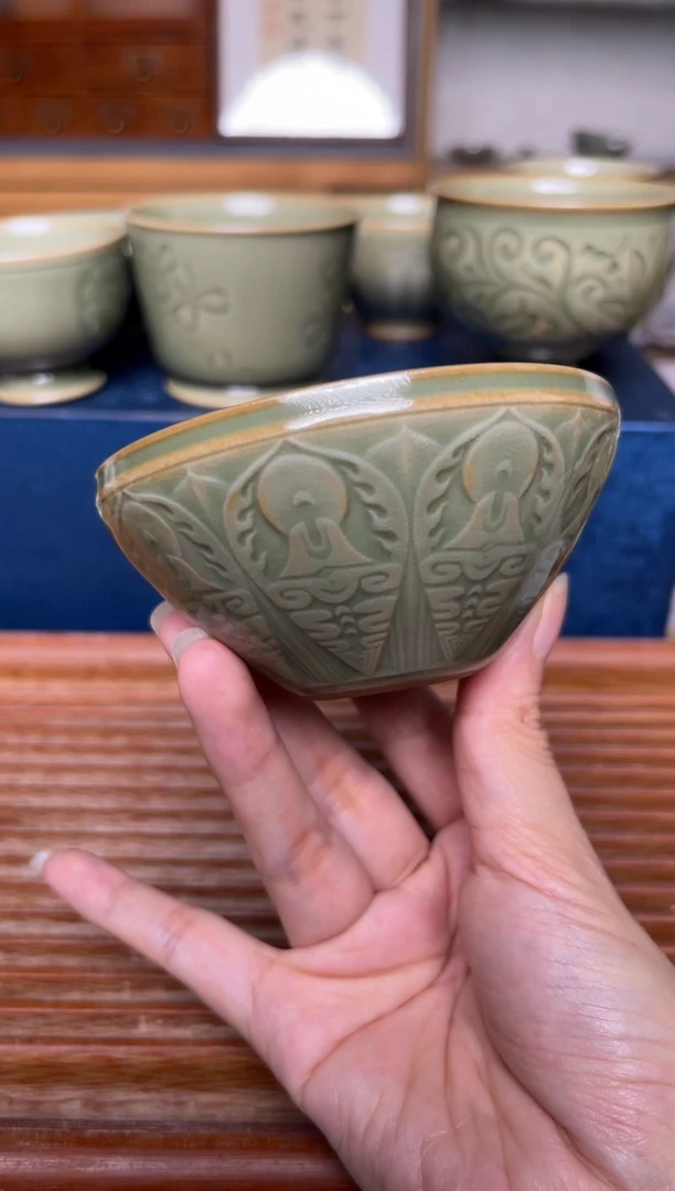 瓷器耀州窑橄榄绿禅定斗笠杯 微瑕
