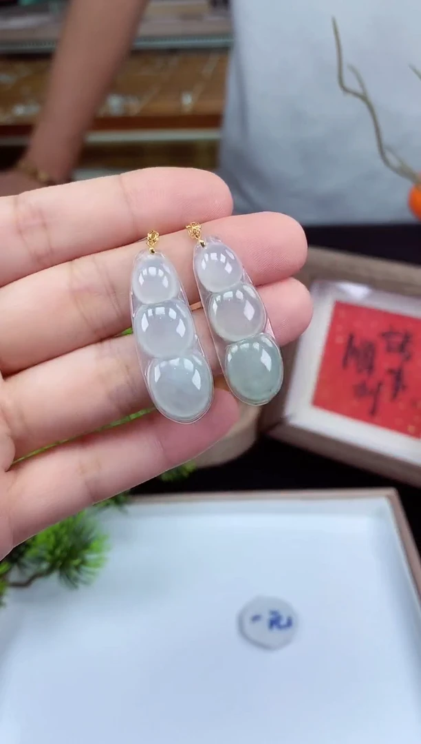 吊坠(不含链)18K金镶嵌翡翠豆子多样性发其一@@CMT1215-1
